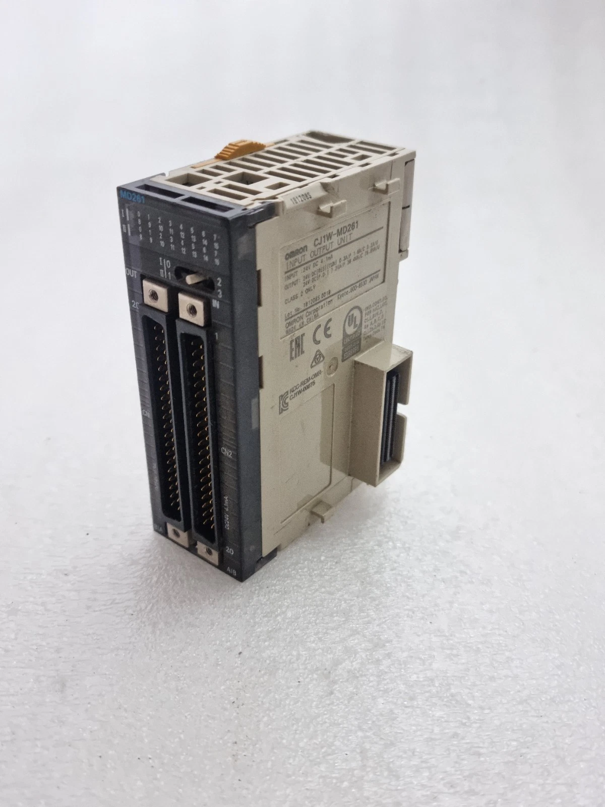 Omron CJ1W-MD261 Input Output Unit 24V dc 4.1mA